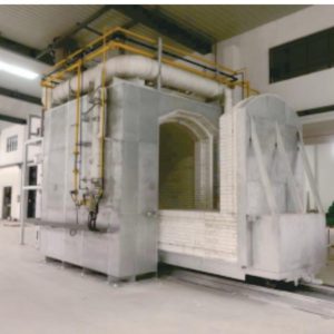 High-temperature gas-fired shuttle kiln